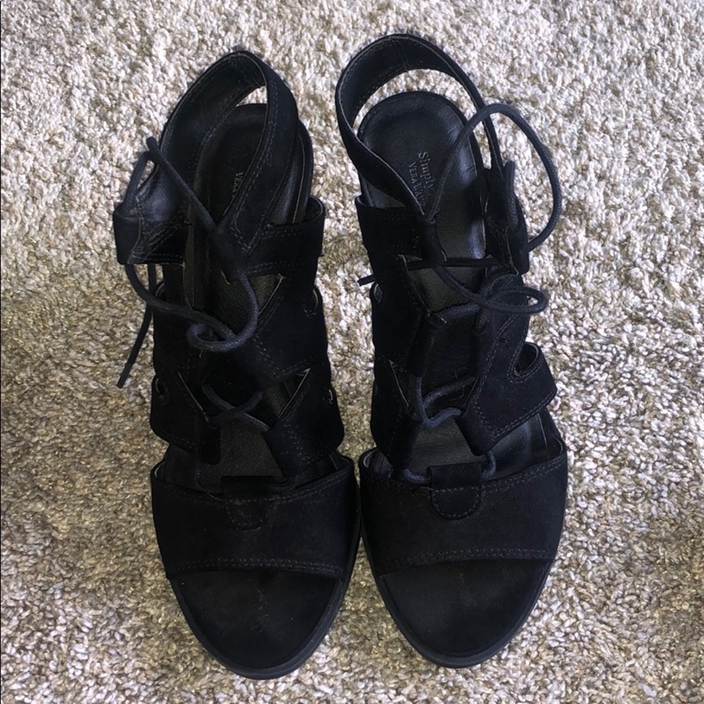 Vera wang black heels